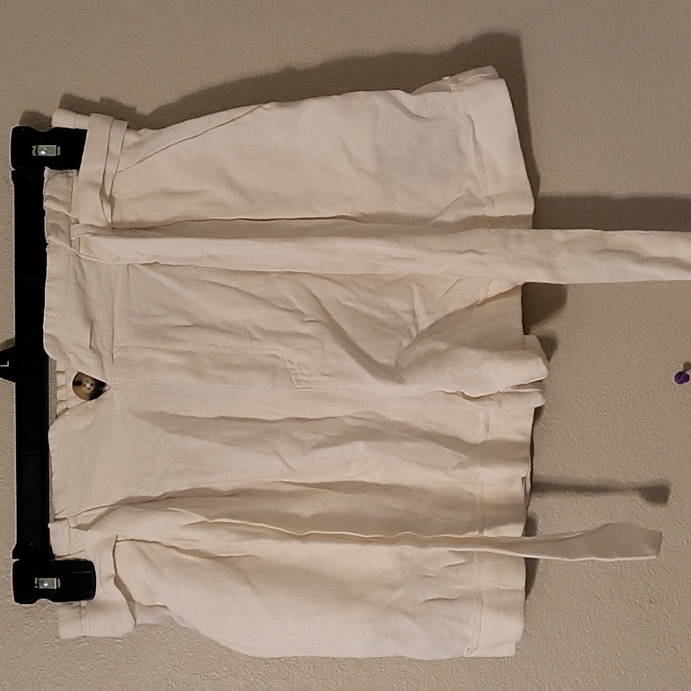 White shorts with tie made by jolt